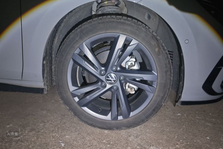 Volkswagen Golf 2024 car image #9