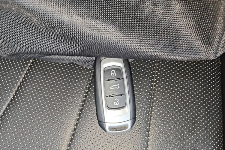GEELY Emgrand 2016 #9 GEELY Emgrand 2016 car image #9