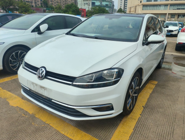 Volkswagen Golf 2020 car image 