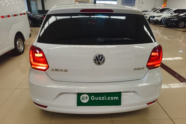 Volkswagen Polo 2015 car image #6