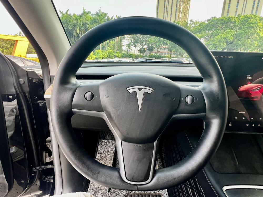 Tesla Model Y 2023 #26 Tesla Model Y 2023 car image #26