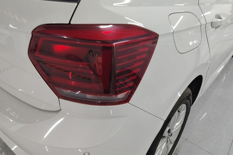 Volkswagen Polo 2022 car image #8