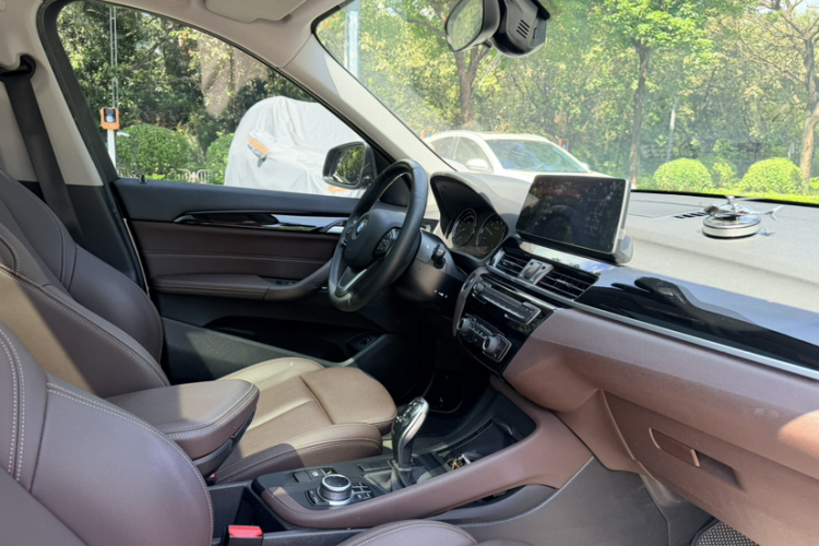 BMW X1 2021 car image #13