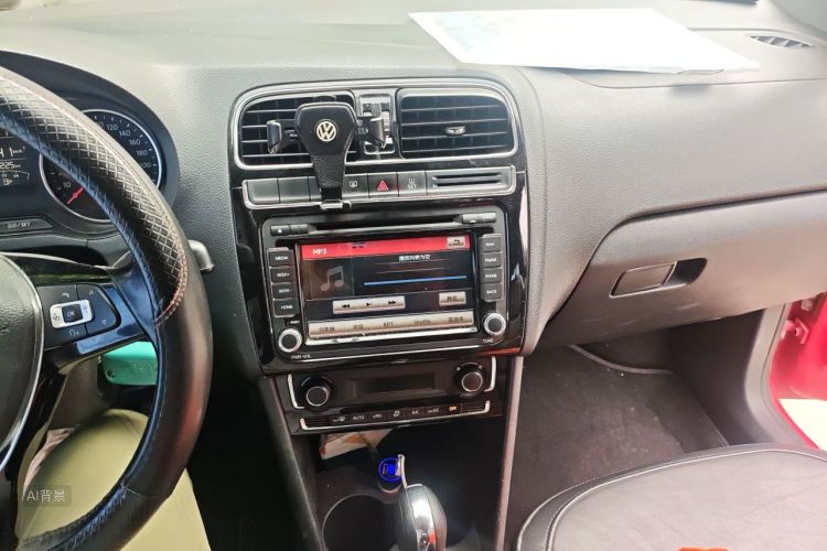 Volkswagen Polo 2015 #15 Volkswagen Polo 2015 car image #15