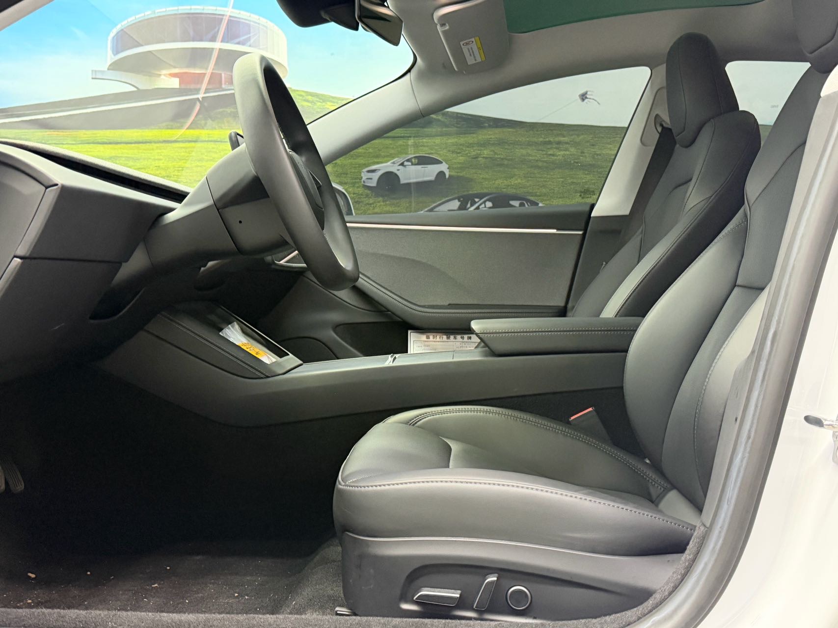 Tesla Model 3 2024 car image #4