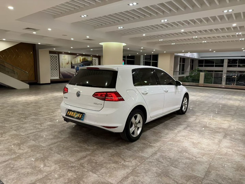 Volkswagen Golf 2014 car image #6