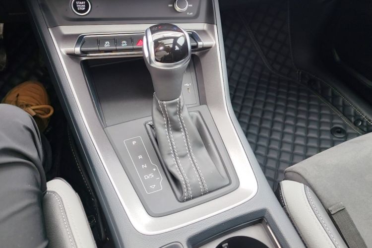 Audi Q3 2023 car image #16