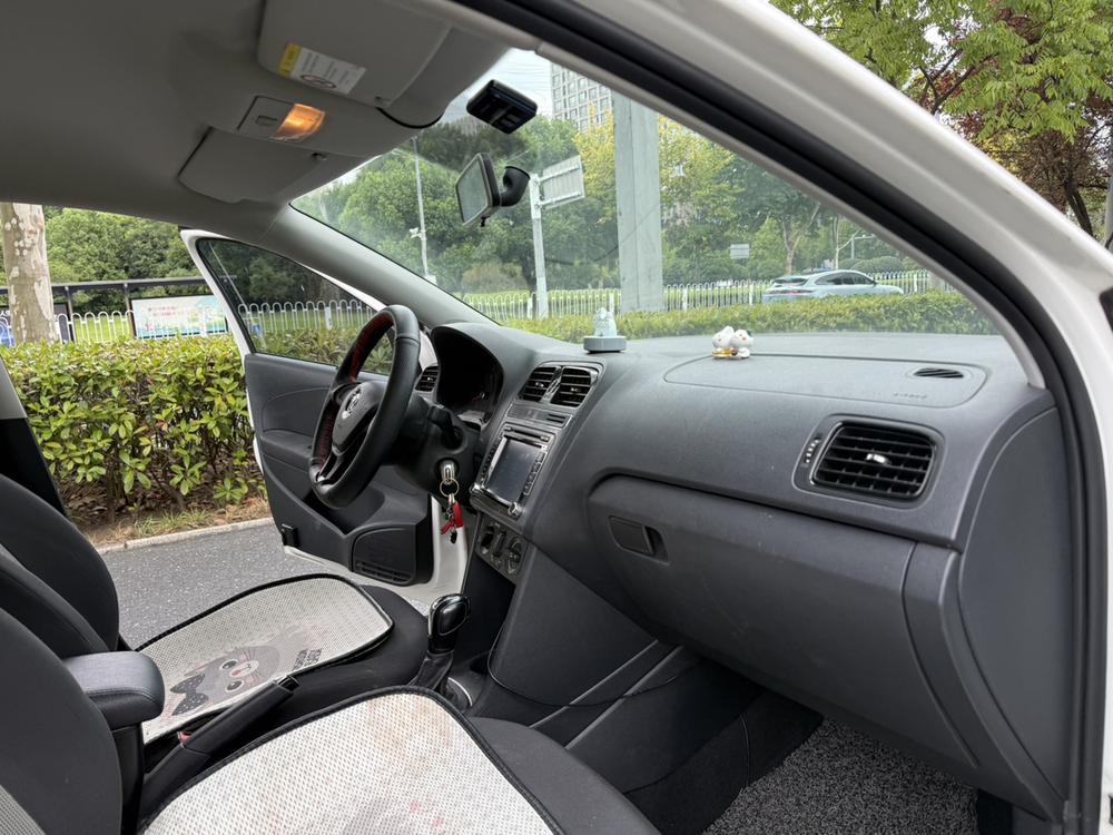Volkswagen Polo 2016 #16 Volkswagen Polo 2016 car image #16