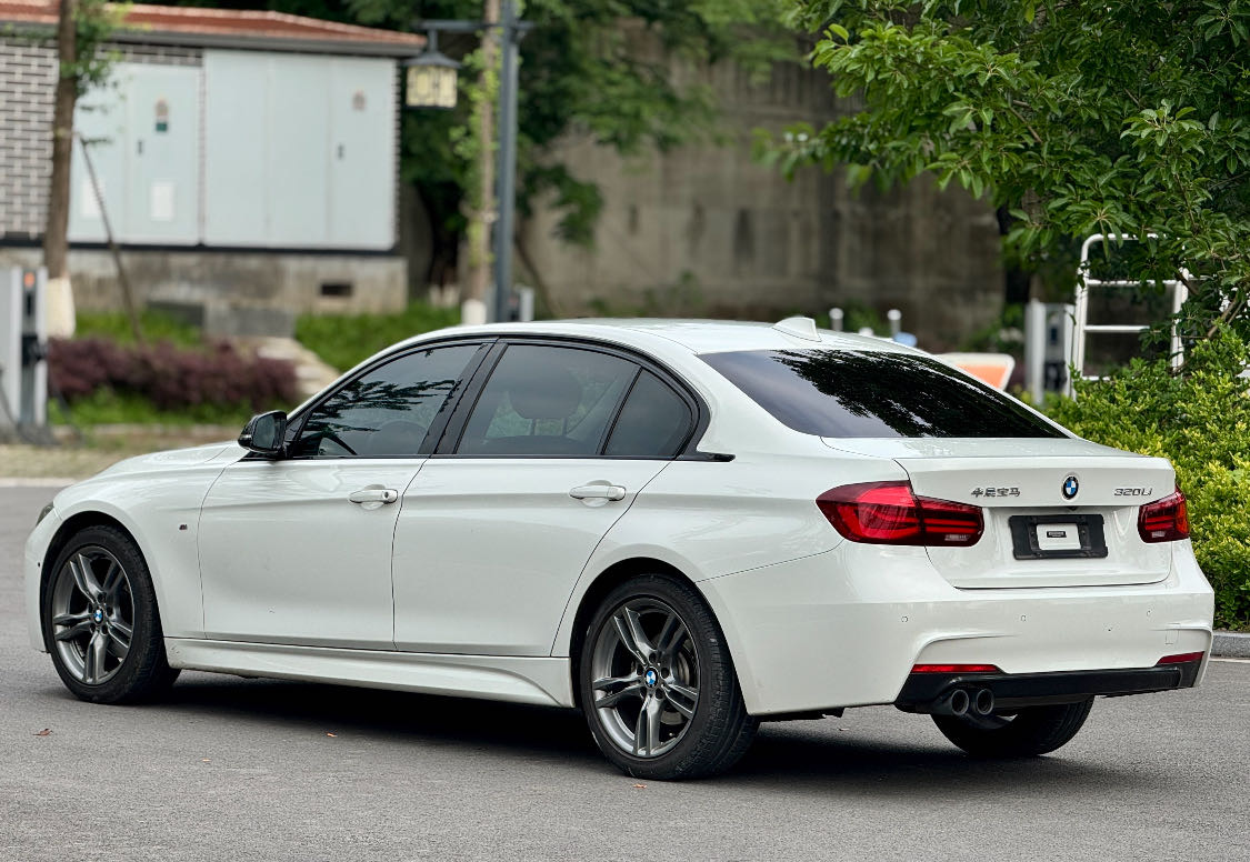 BMW 3 Series 2018 #7 BMW 3 Series 2018 car image #7