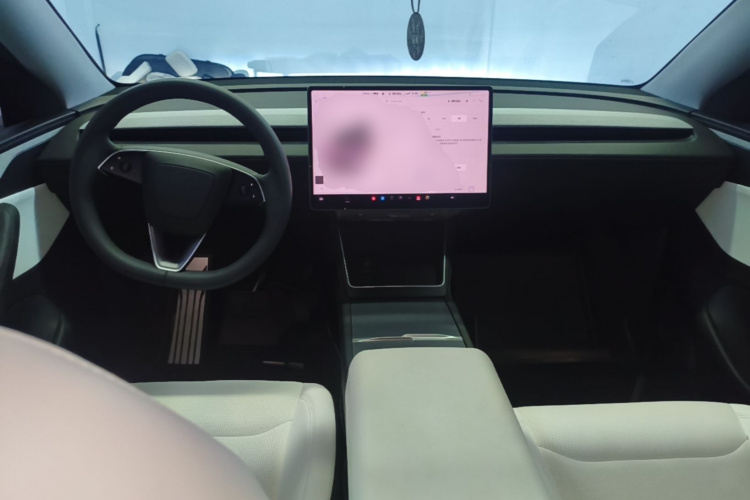 Tesla Model Y 2025 #11 Tesla Model Y 2025 car image #11