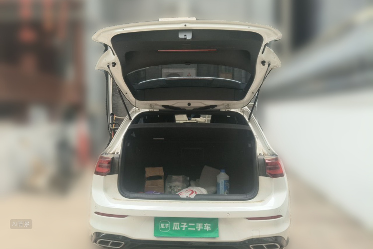 Volkswagen Golf 2023 car image #21