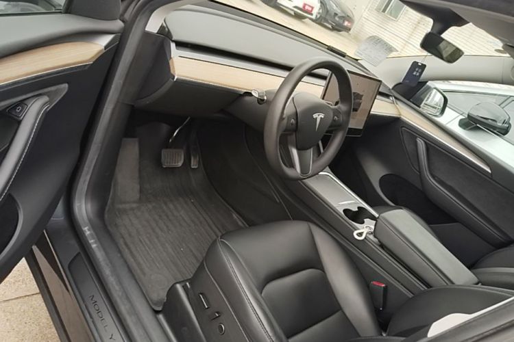 Tesla Model Y 2022 #16 Tesla Model Y 2022 car image #16