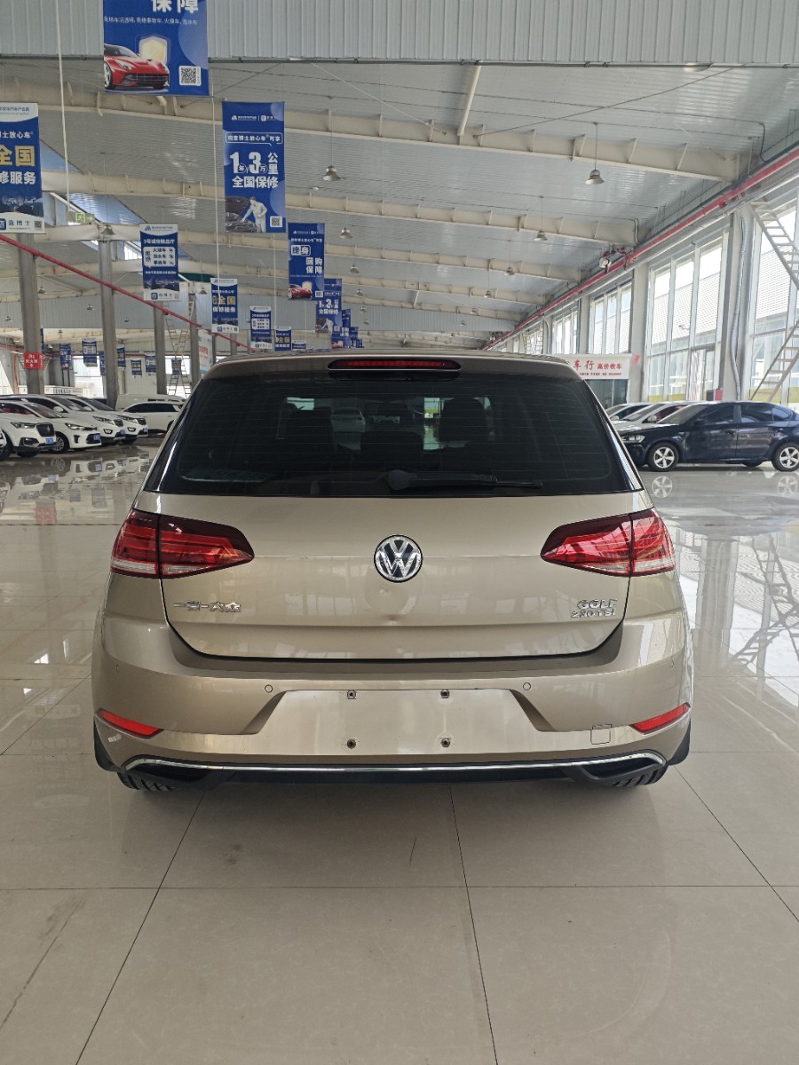 Volkswagen Golf 2018 car image #6