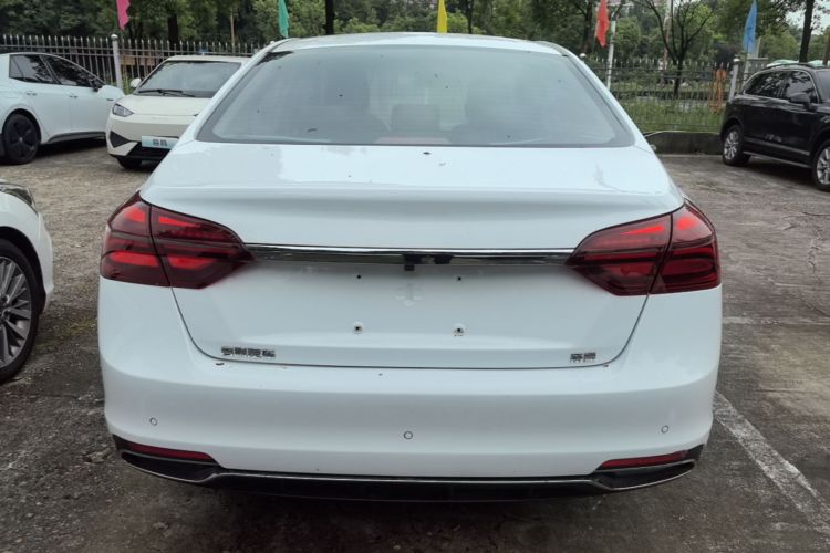 GEELY Emgrand 2020 car image #6