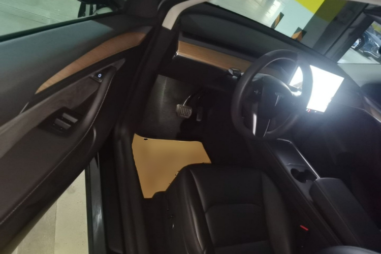 Tesla Model Y 2021 #16 Tesla Model Y 2021 car image #16