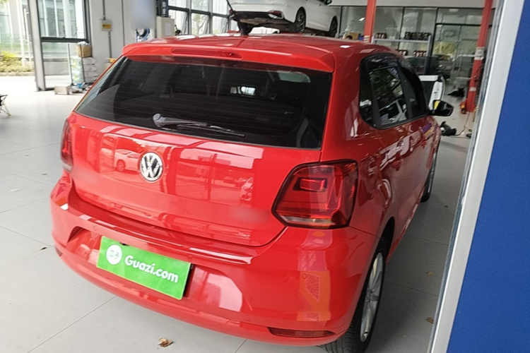 Volkswagen Polo 2015 car image #7