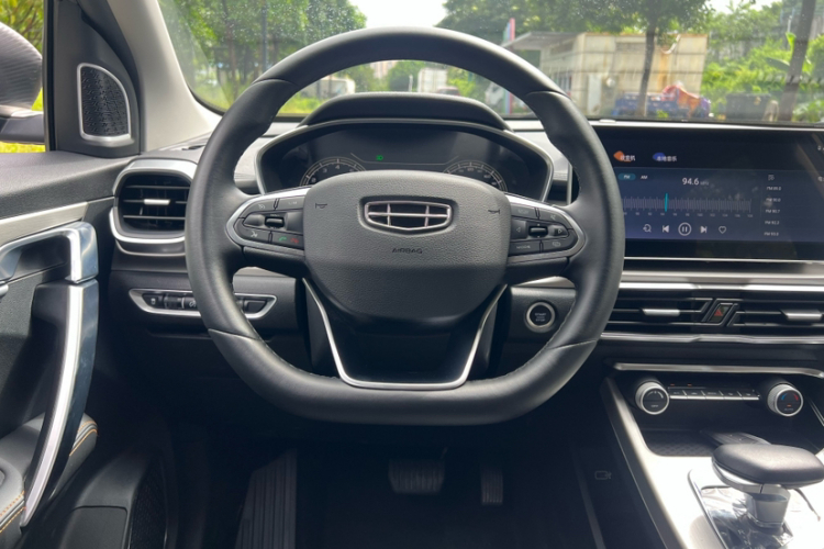 GEELY Coolray 2024 #4 GEELY Coolray 2024 car image #4