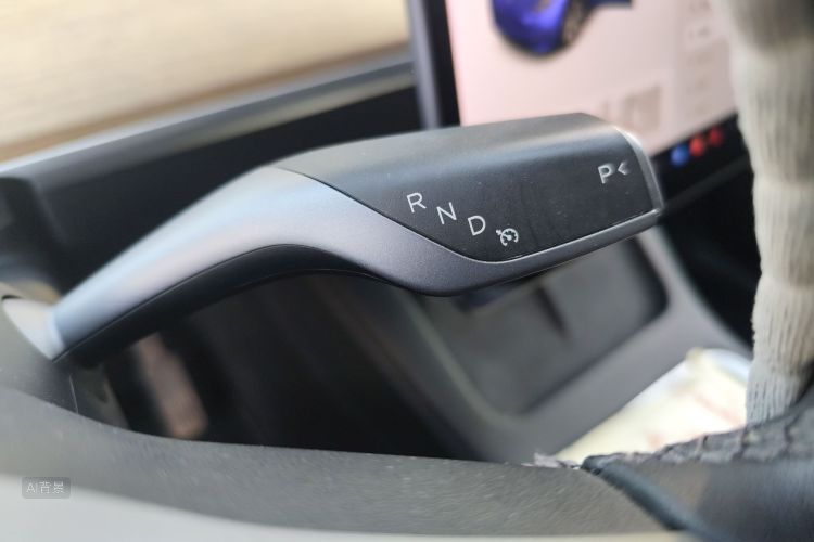 Tesla Model Y 2021 #16 Tesla Model Y 2021 car image #16