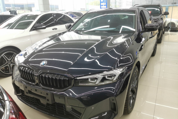 BMW 3 Series 2025 изображение автомобиля #3