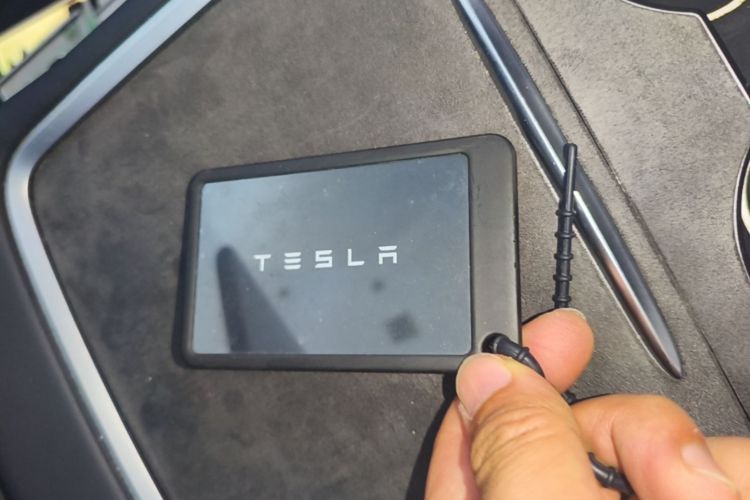 Tesla Model Y 2022 #9 Tesla Model Y 2022 car image #9