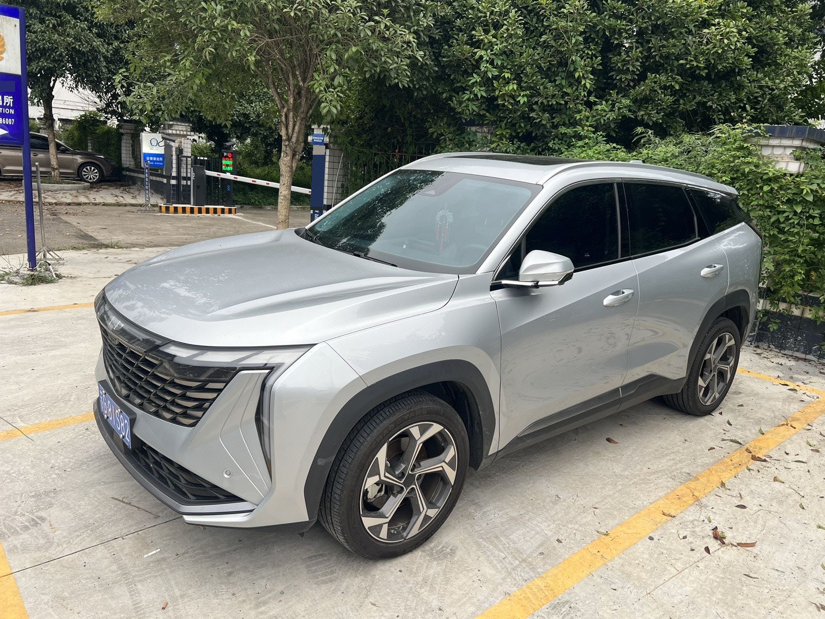 GEELY Boyue L 2025 car image 