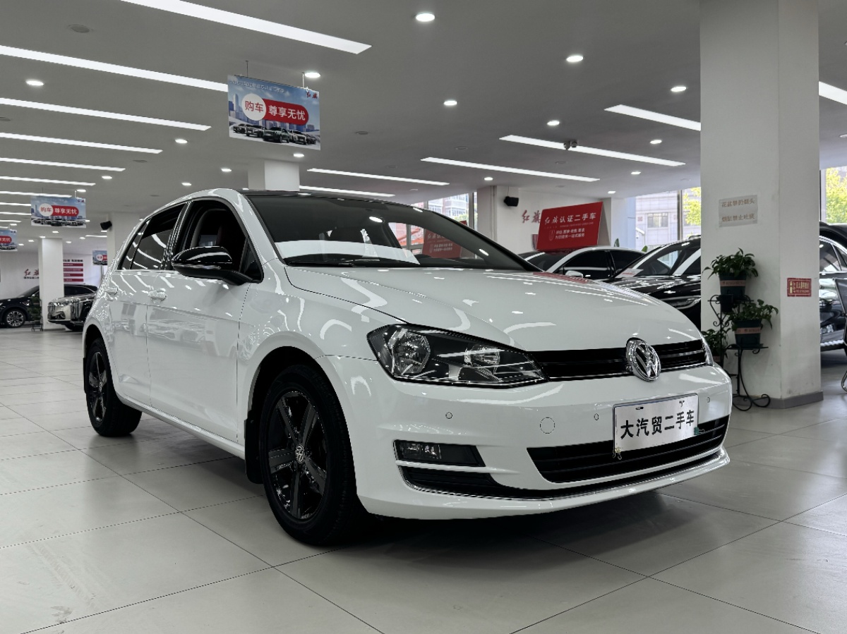 Volkswagen Golf 2017 car image #3