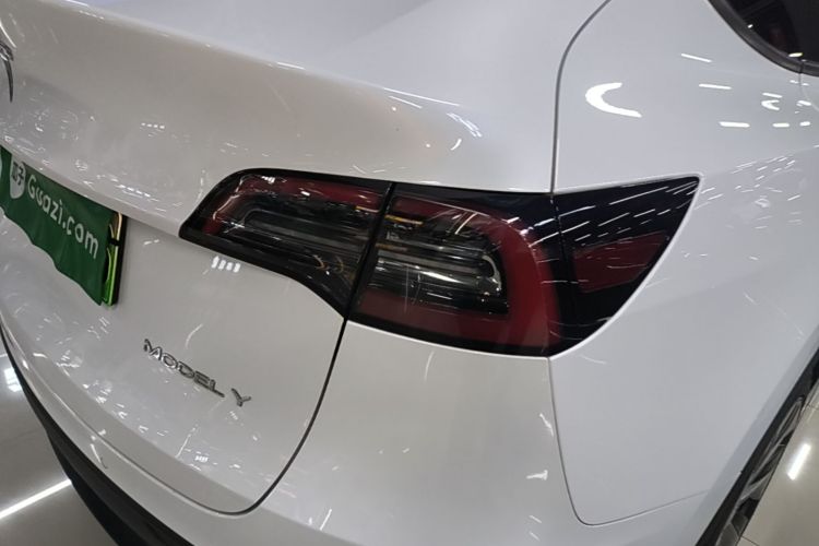 Tesla Model Y 2022 #8 Tesla Model Y 2022 car image #8