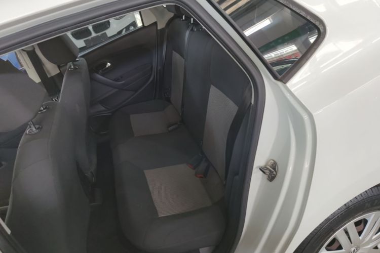 Volkswagen Polo 2016 #17 Volkswagen Polo 2016 car image #17