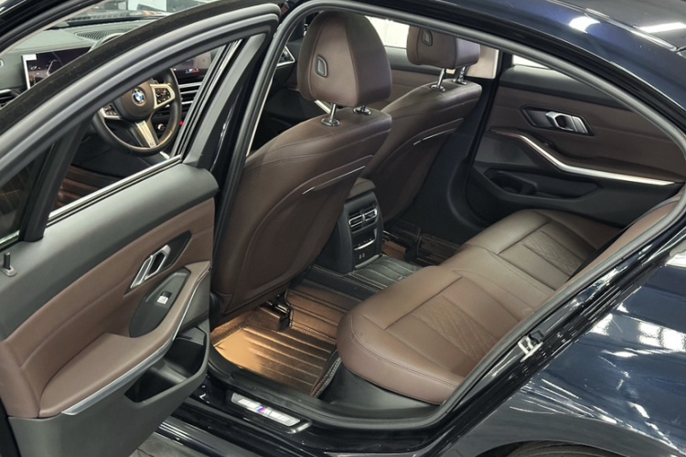 BMW 3 Series 2023 image de voiture #23