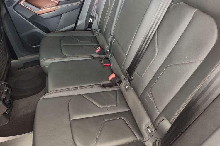 Audi Q3 2021 car image #19