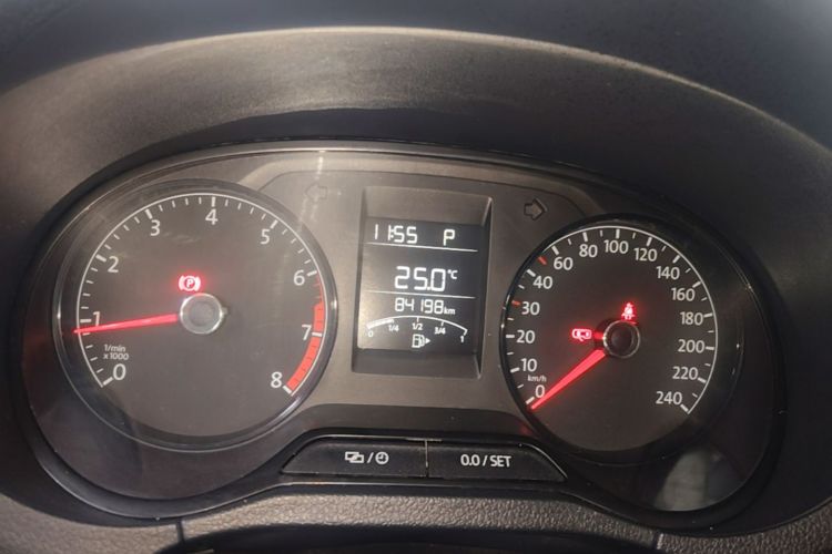 Volkswagen Polo 2016 car image #12