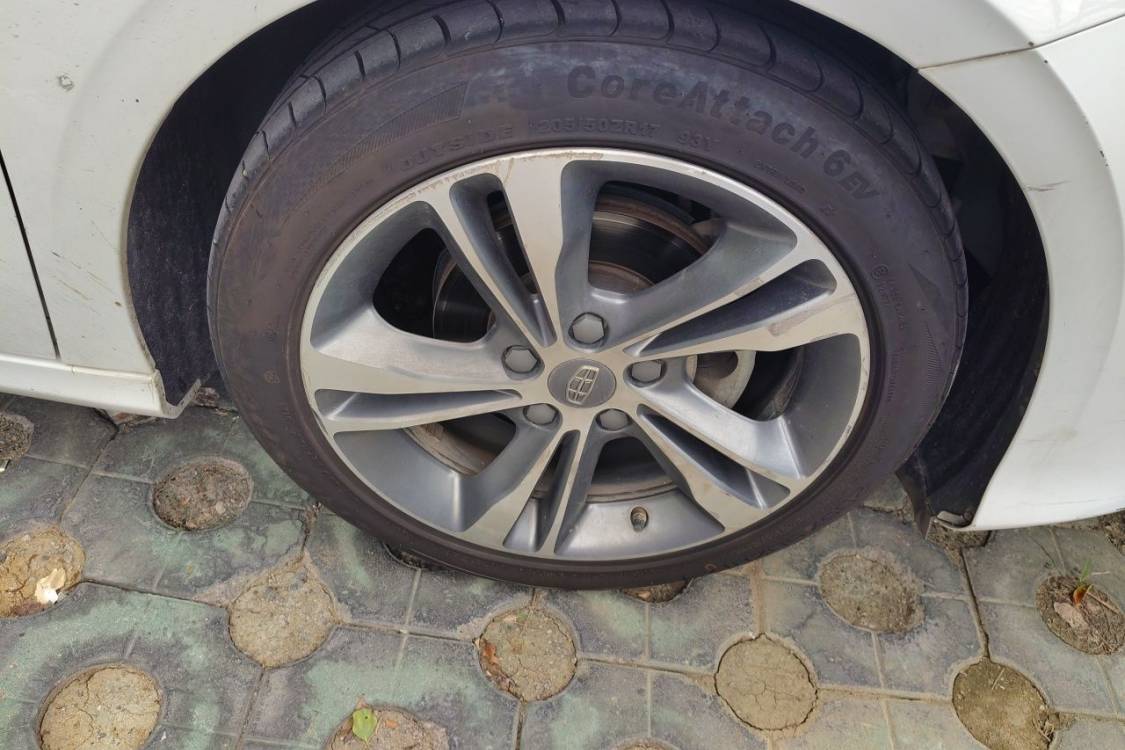 GEELY Binray 2019 car image #9