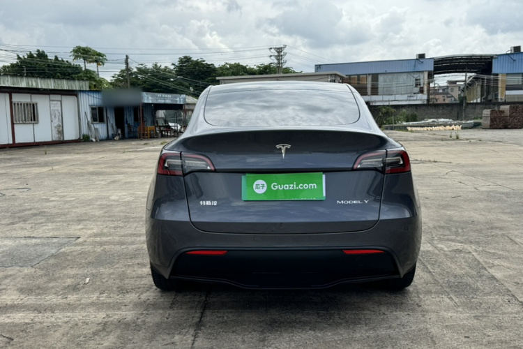 Tesla Model Y 2021 #5 Tesla Model Y 2021 car image #5