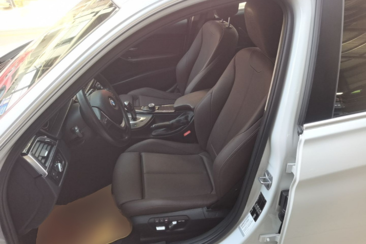 BMW 3 Series 2018 #19 BMW 3 Series 2018 car image #19