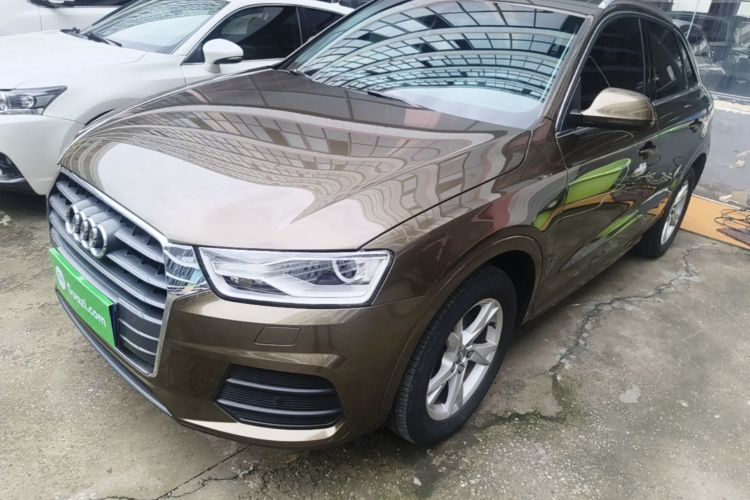 Audi Q3 2018 car image #2