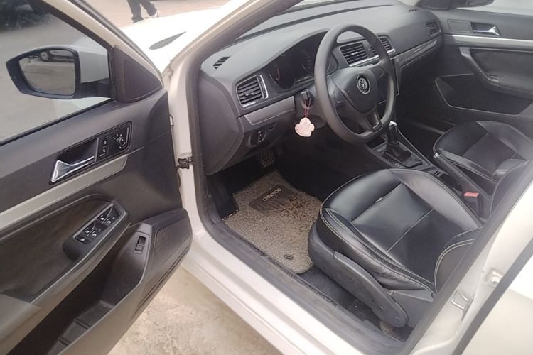 Volkswagen Lavida 2017 car image #12