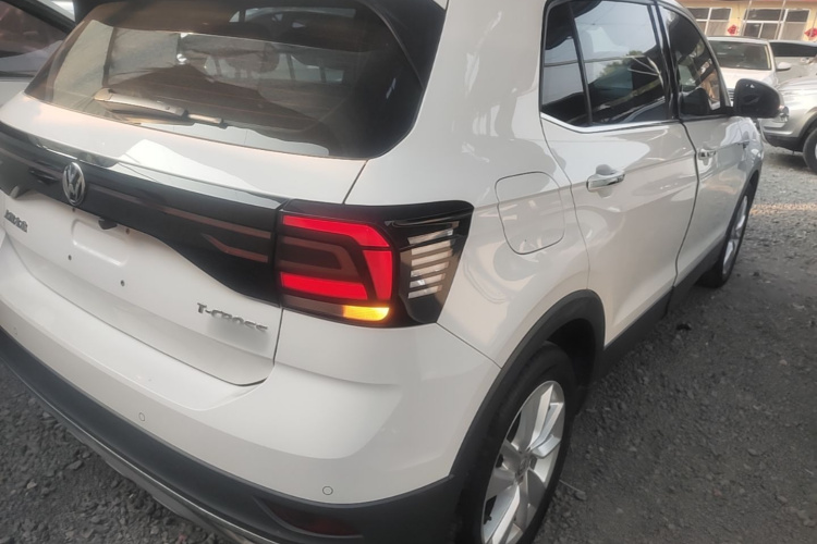 Volkswagen T-Cross 2019 #8 Volkswagen T-Cross 2019 صورة سيارة #8