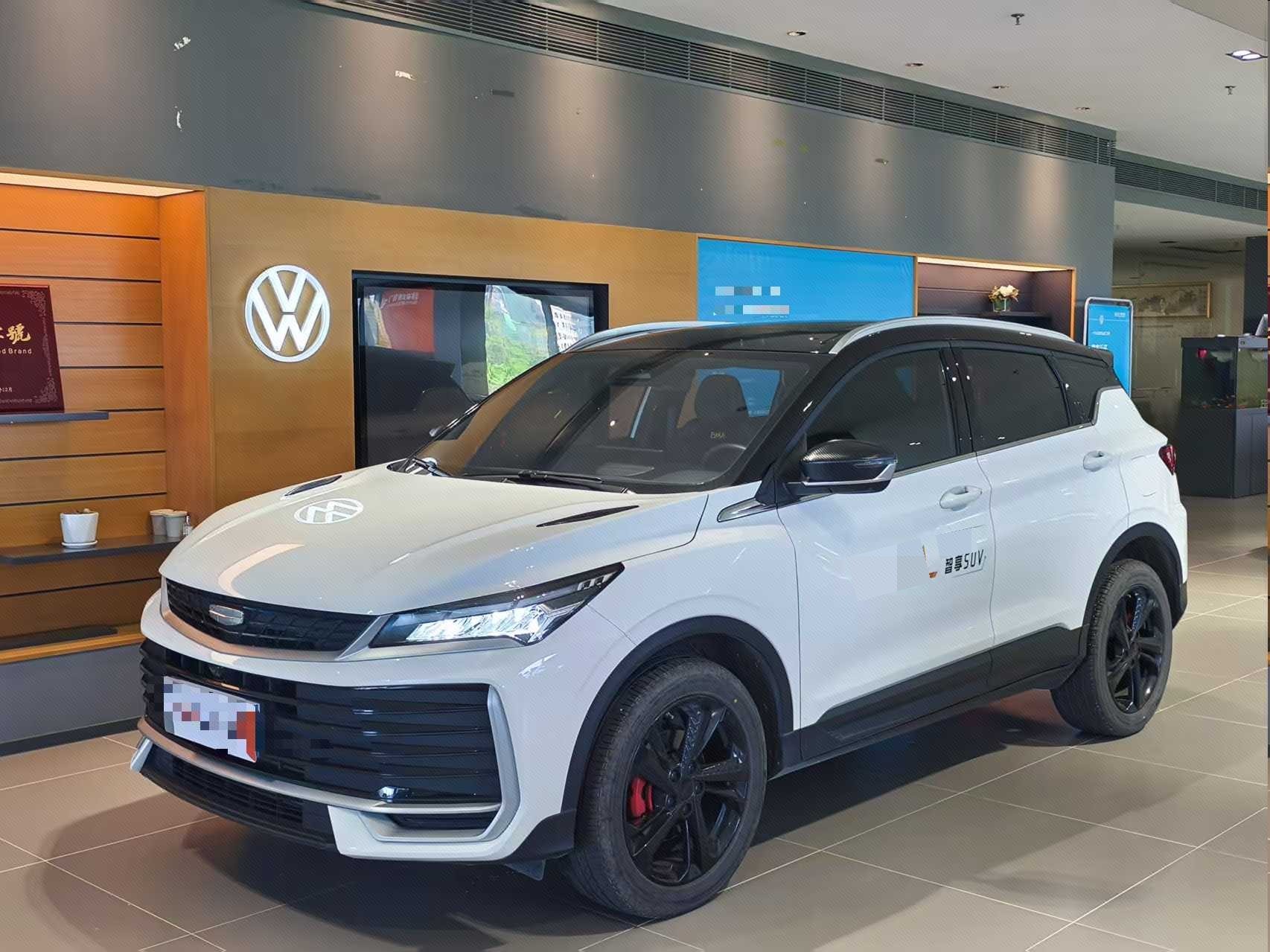 GEELY Coolray 2025 immagine di auto 