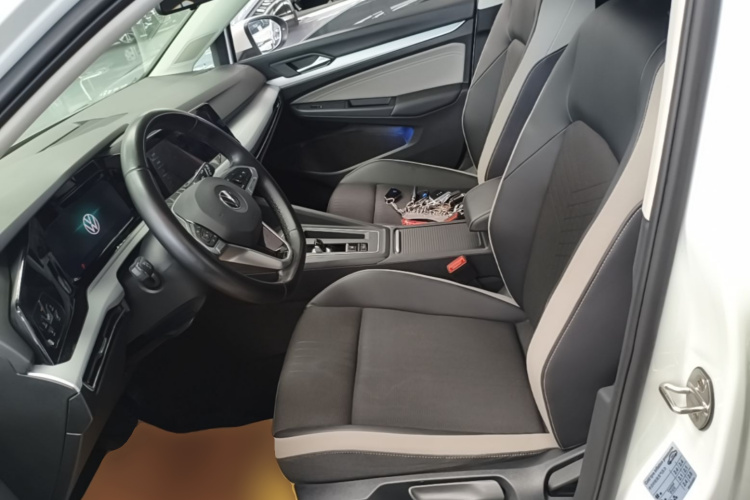 Volkswagen Golf 2021 car image #15