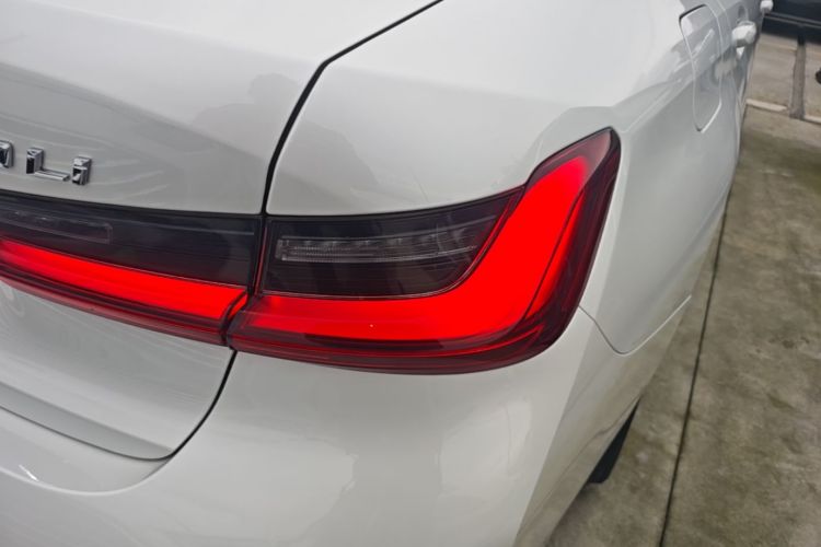 BMW 3 Series 2024 #8 BMW 3 Series 2024 immagine di auto #8