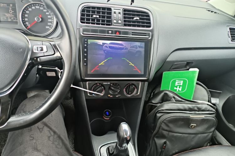 Volkswagen Polo 2017 car image #17