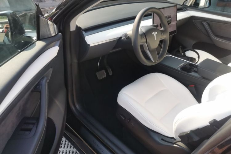 Tesla Model Y 2022 #16 Tesla Model Y 2022 car image #16