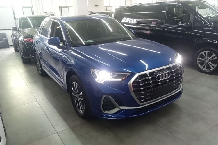 Audi Q3 2021 car image #4