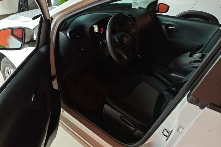 Volkswagen Polo 2018 car image #16
