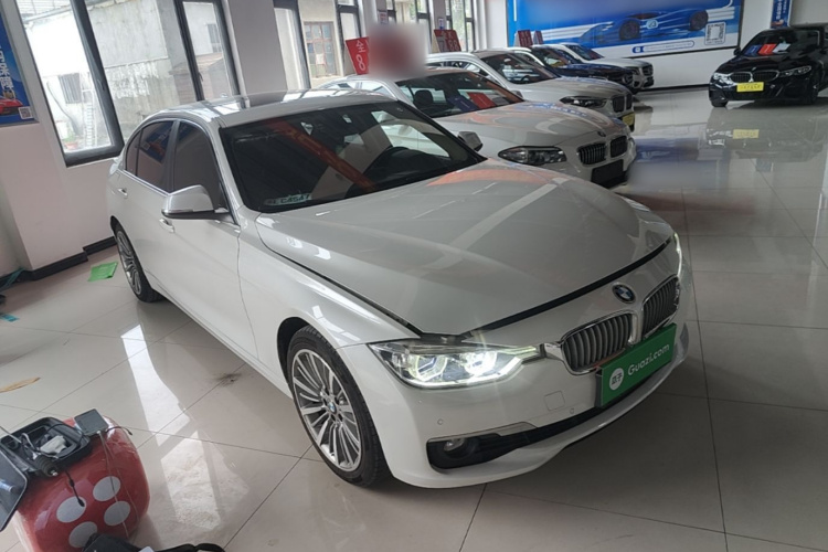 BMW 3 Series 2019 #4 BMW 3 Series 2019 car image #4