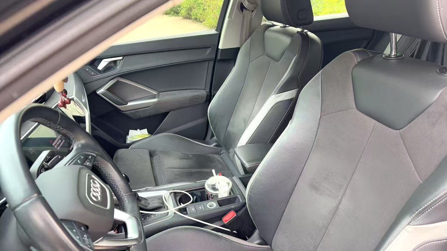 Audi Q3 2023 car image #2