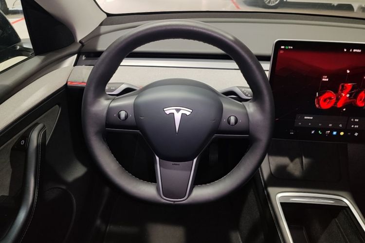 Tesla Model Y 2024 #15 Tesla Model Y 2024 car image #15