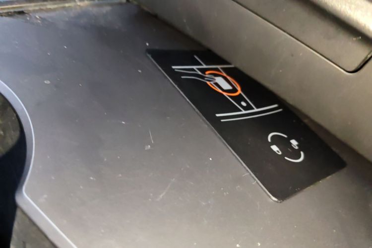 Tesla Model 3 2024 car image #9