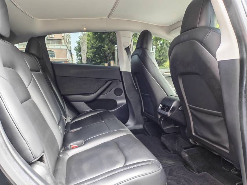 Tesla Model Y 2022 #7 Tesla Model Y 2022 car image #7
