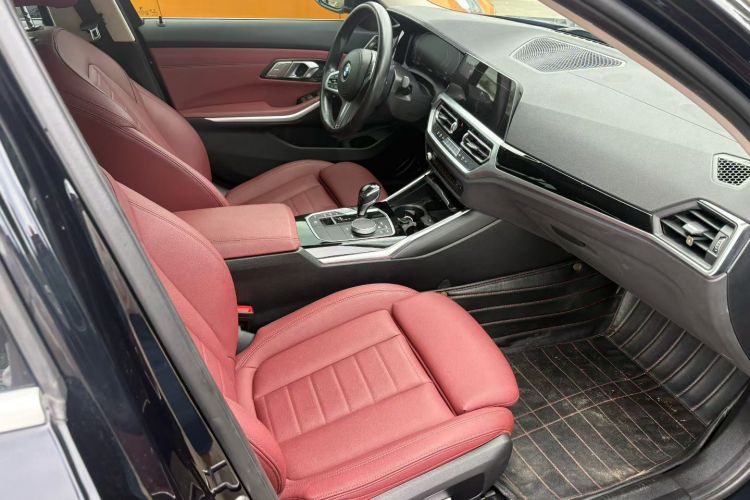 BMW 3 Series 2021 car image #10